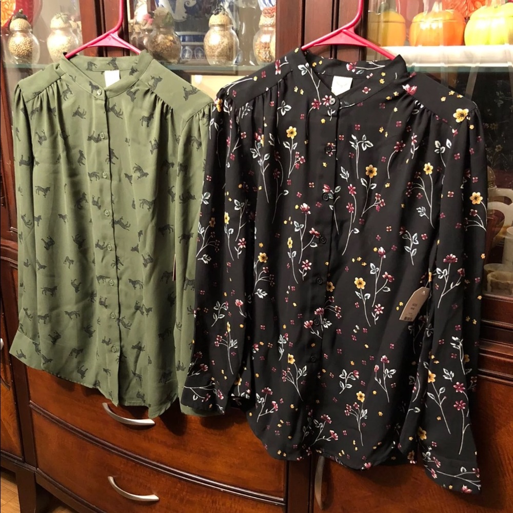 🌺 2 New Ladies Soft Shirts Button Up Sz: S🌺